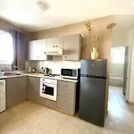 2br - 5mins Walk To The With Internet Access Ларнака