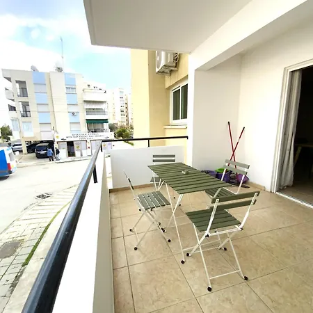 2br - 5mins Walk To The With Internet Access *