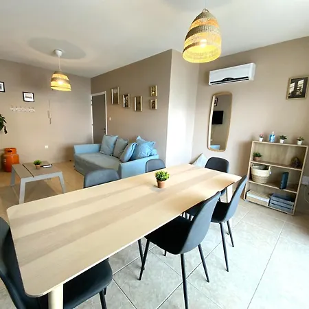 2br - 5mins Walk To The With Internet Access Ларнака