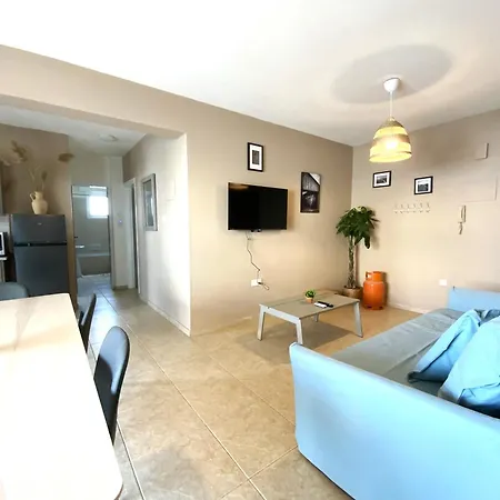 Apartment 2br - 5mins Walk To The With Internet Access
