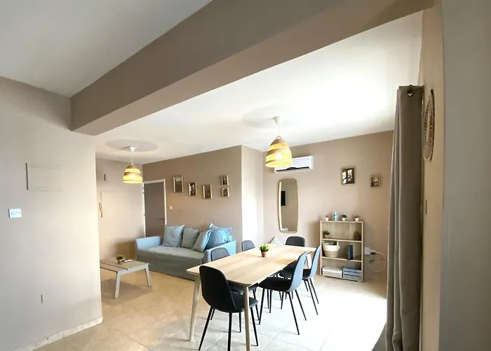 2br - 5mins Walk To The With Internet Access * Larnaca