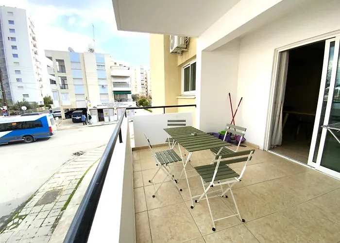 2br - 5mins Walk To The With Internet Access *