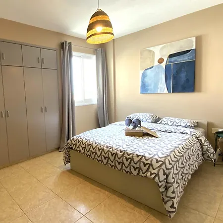 2br - 5mins Walk To The With Internet Access *